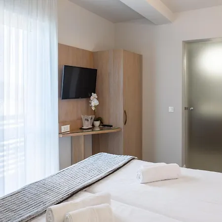 Eden 5 Hotel